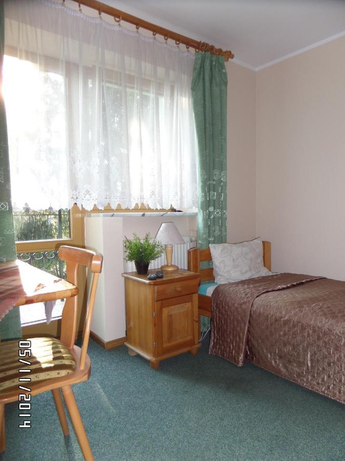 Willa Karis Warsaw Room photo