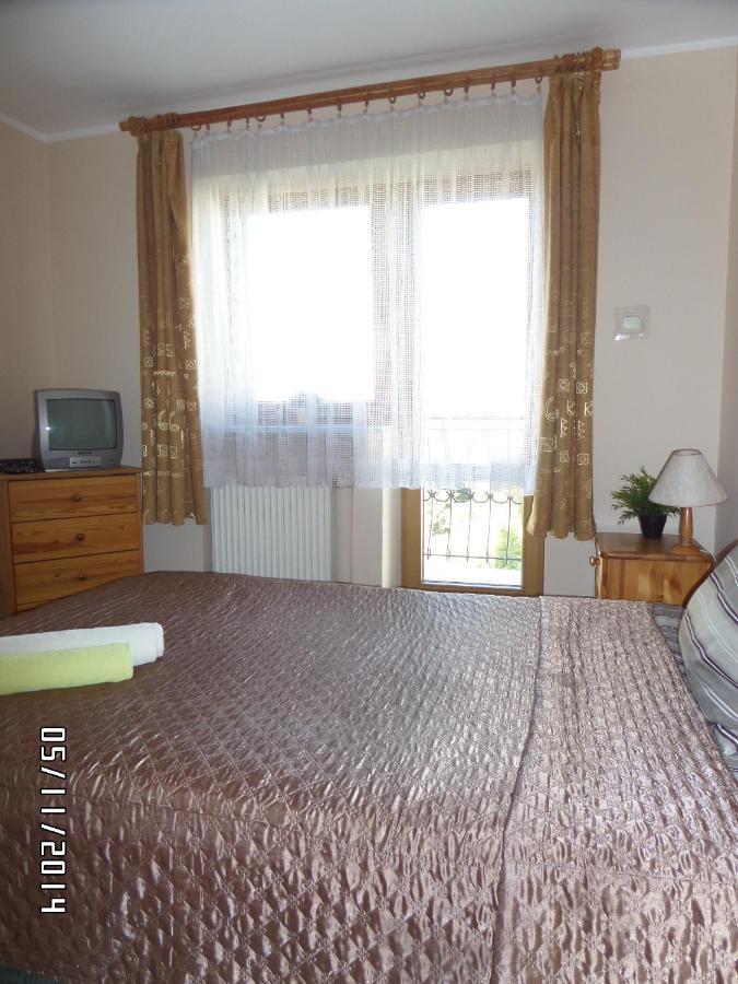 Willa Karis Warsaw Room photo